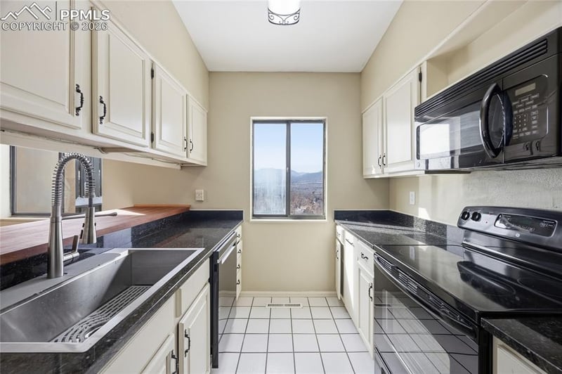 930 Fontmore Rd #C, Colorado Springs, CO 80904