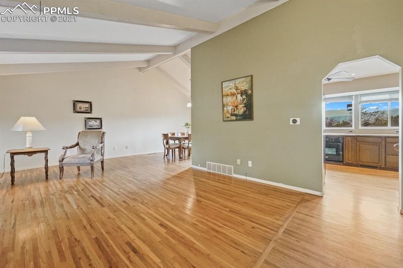 930 Panorama Dr, Colorado Springs, CO 80904