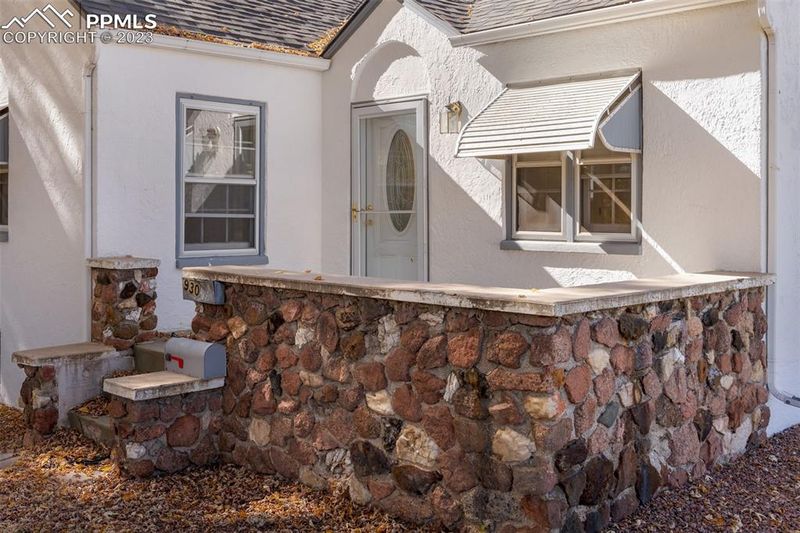 930 Sunset Rd, Colorado Springs, CO 80909