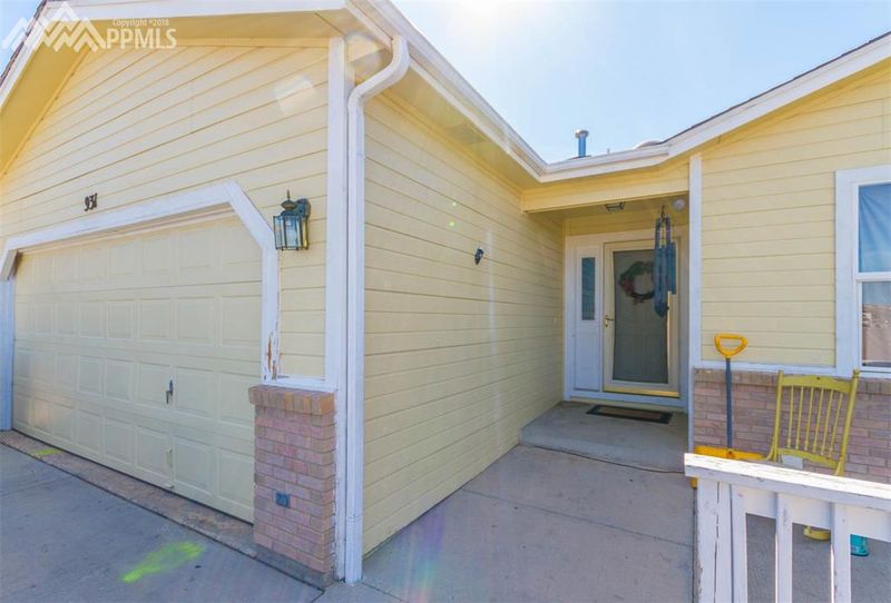 931 Pond Side Dr, Colorado Springs, CO 80911