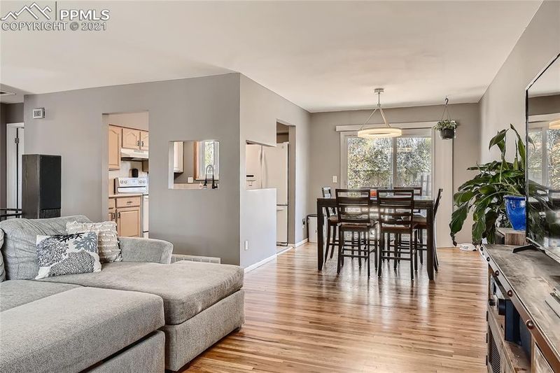 931 Potter Dr, Colorado Springs, CO 80909