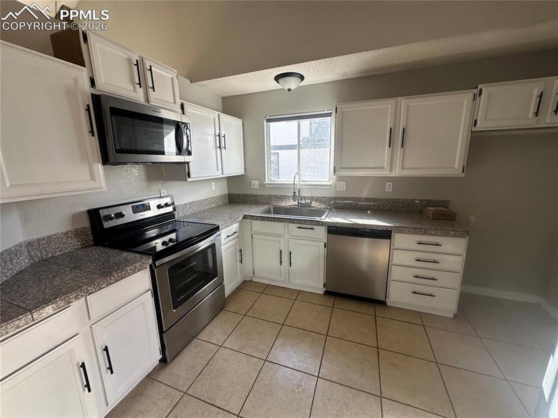 9320 Hazy Morning Dr, Colorado Springs, CO 80925