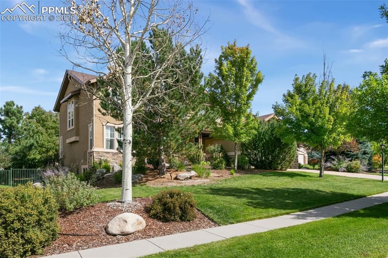 9331 Stoneglen Dr, Colorado Springs, CO 80920