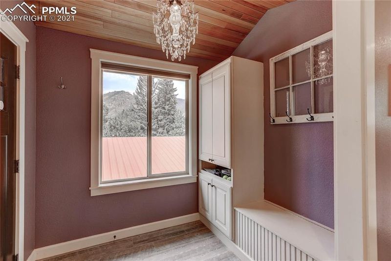 9335 Ute Rd, Cascade, CO 80809