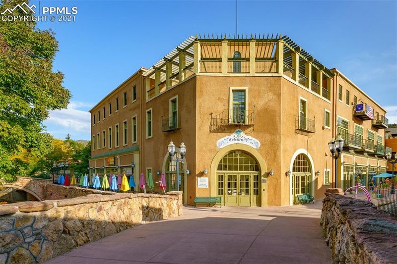 934 Manitou Ave #201, Manitou Springs, CO 80829