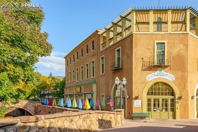934 Manitou Ave #201, Manitou Springs, CO 80829