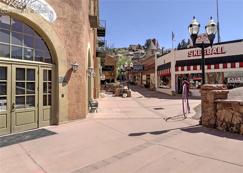 934 Manitou Ave #307, Manitou Springs, CO 80829
