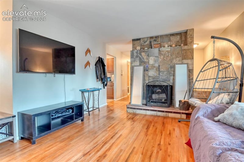 934 Potter Dr, Colorado Springs, CO 80909