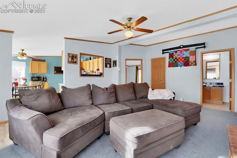 9340 Summer Meadows Dr, Colorado Springs, CO 80925