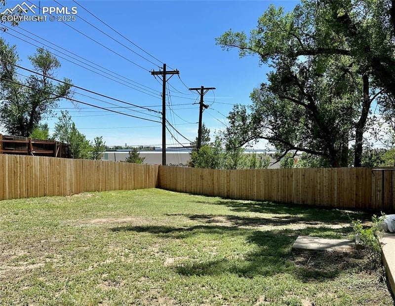 935 Hayden Dr, Colorado Springs, CO 80910