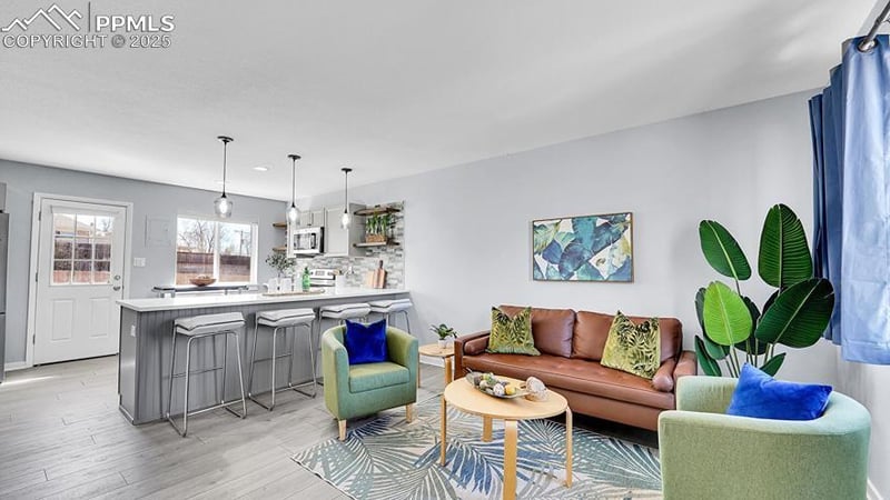 935 Hayden Dr, Colorado Springs, CO 80910