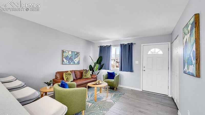 935 Hayden Dr, Colorado Springs, CO 80910