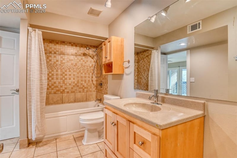 935 Saturn Dr #305, Colorado Springs, CO 80905