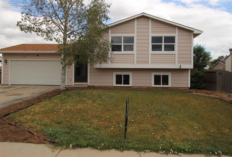 936 Bromefield Dr, Fountain, CO 80817