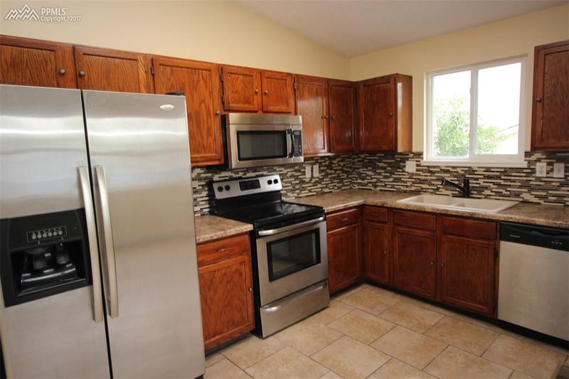 936 Bromefield Dr, Fountain, CO 80817