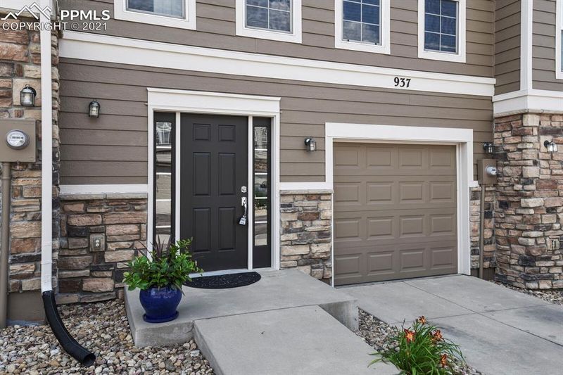937 Burning Bush Point, Monument, CO 80132