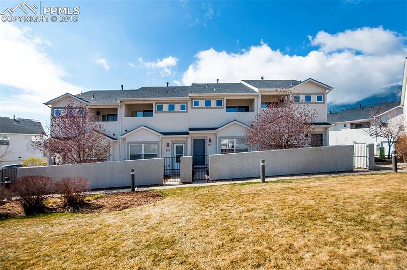 938 Mountain Crest Vw, Colorado Springs, CO 80906