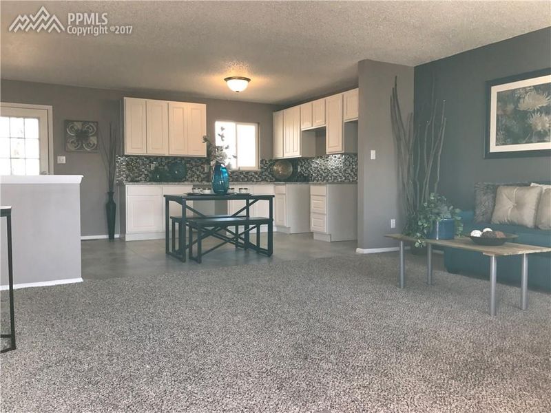 939 Hayden Dr, Colorado Springs, CO 80910