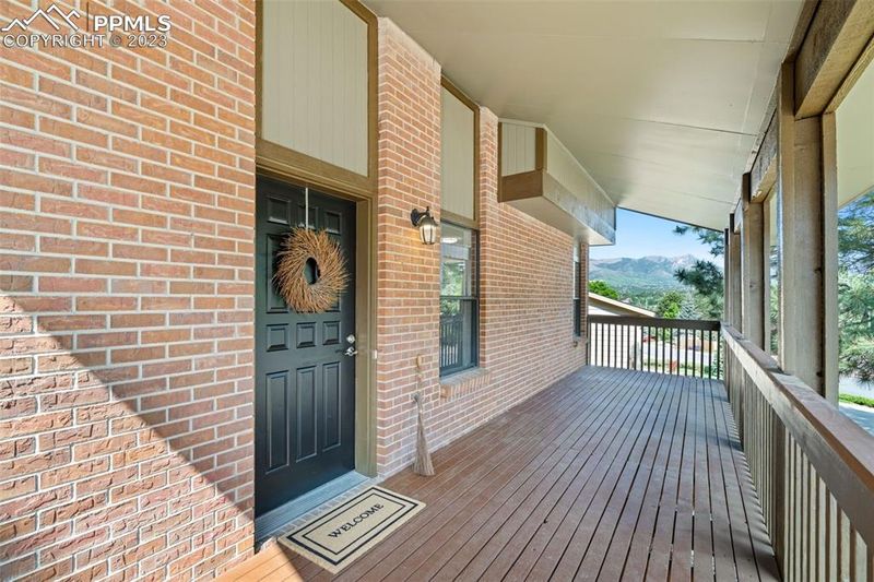 939 N Pulpit Rock Cir, Colorado Springs, CO 80918