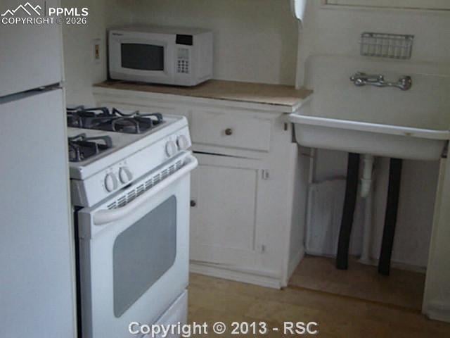 9390 Mountain Rd, Cascade, CO 80809