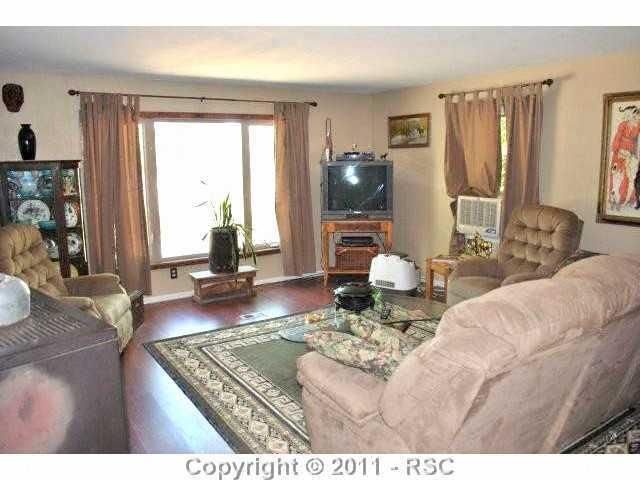 940 4th St, Penrose, CO 81240
