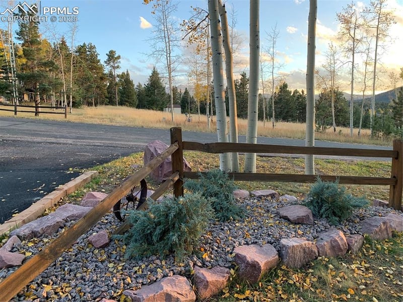 940 Kelleys Rd, Woodland Park, CO 80863