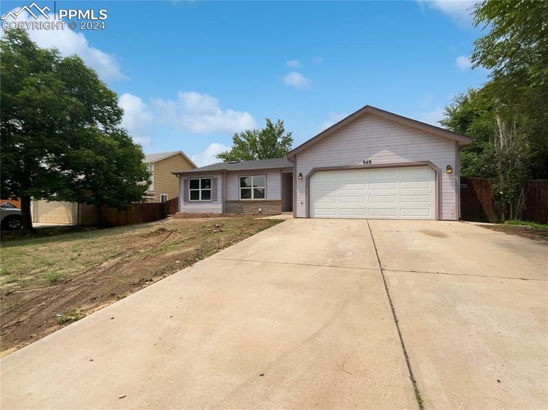 940 Lindstrom Dr, Colorado Springs, CO 80911