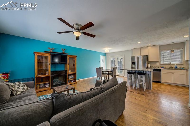 941 Bowser Dr, Colorado Springs, CO 80909