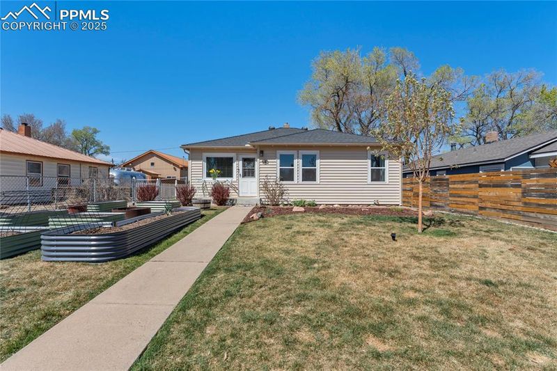 942 E Cucharras St, Colorado Springs, CO 80903