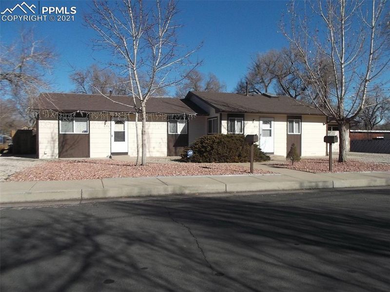 943 S Arcadia St, Colorado Springs, CO 80903