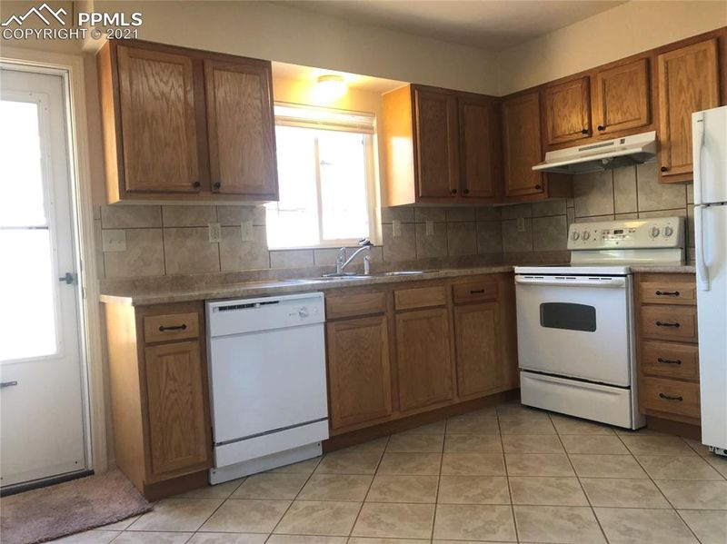 943 S Arcadia St, Colorado Springs, CO 80903
