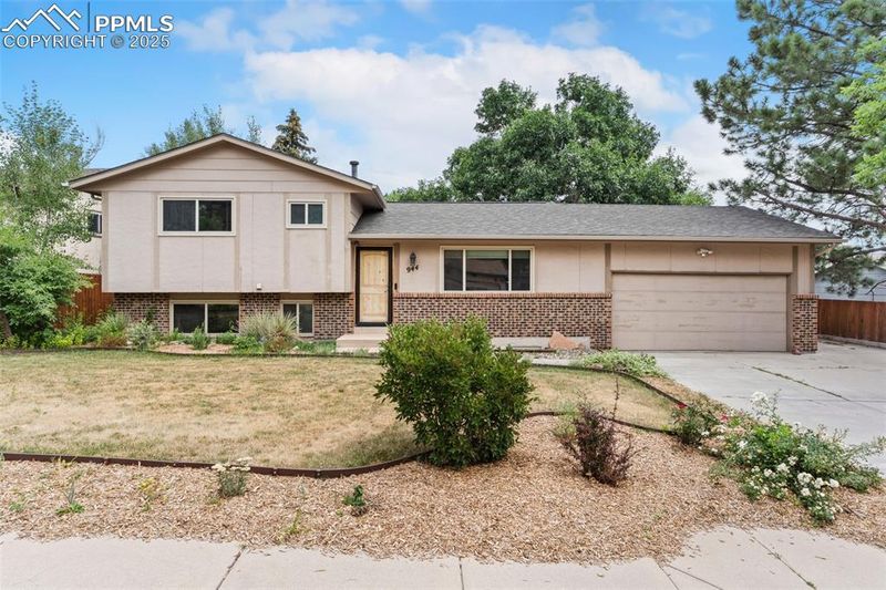 944 Hans Brinker St, Colorado Springs, CO 80907