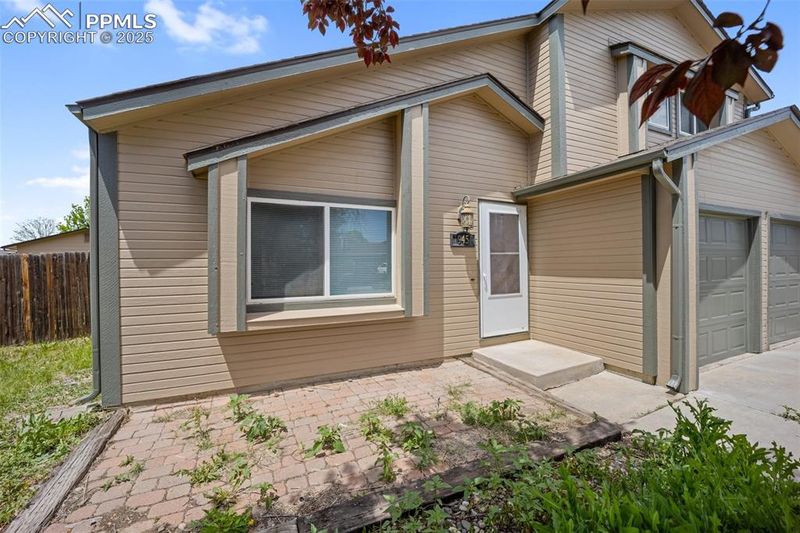 945 Bromefield Dr, Fountain, CO 80817
