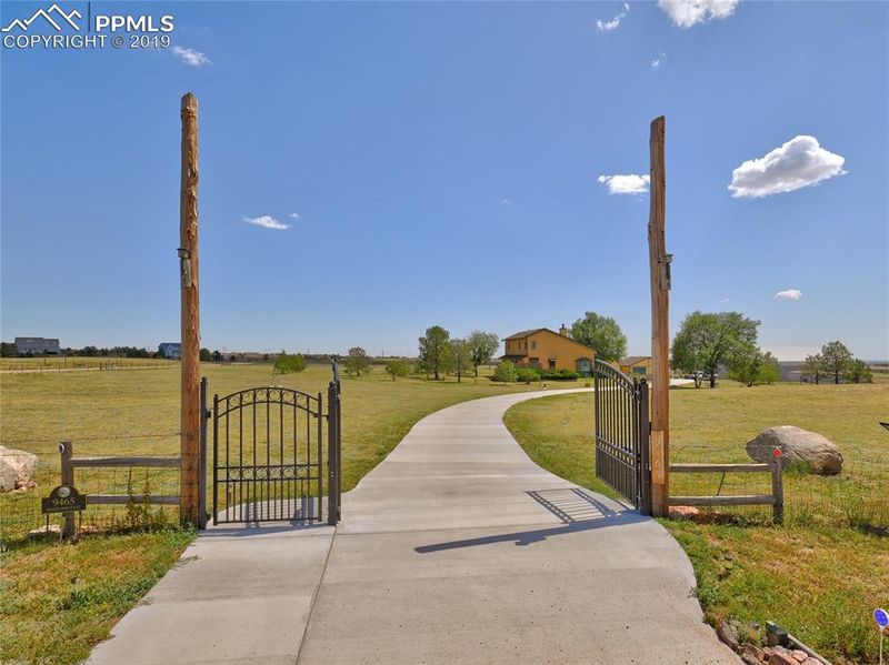 9465 Broken Bow Ct, Colorado Springs, CO 80908