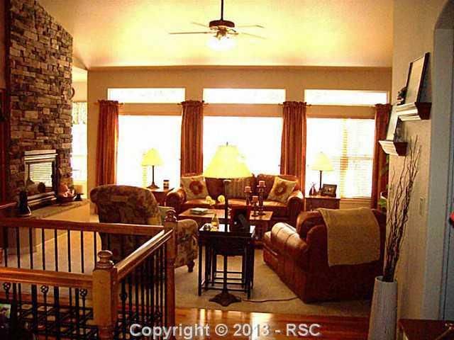 948 Longspur Ln, Colorado Springs, CO 80921