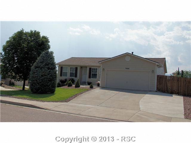 9496 Summit Mesa Dr, Fountain, CO 80817
