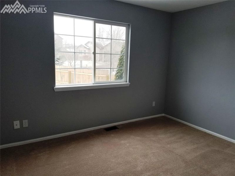 9499 Summer Meadows Dr, Colorado Springs, CO 80925