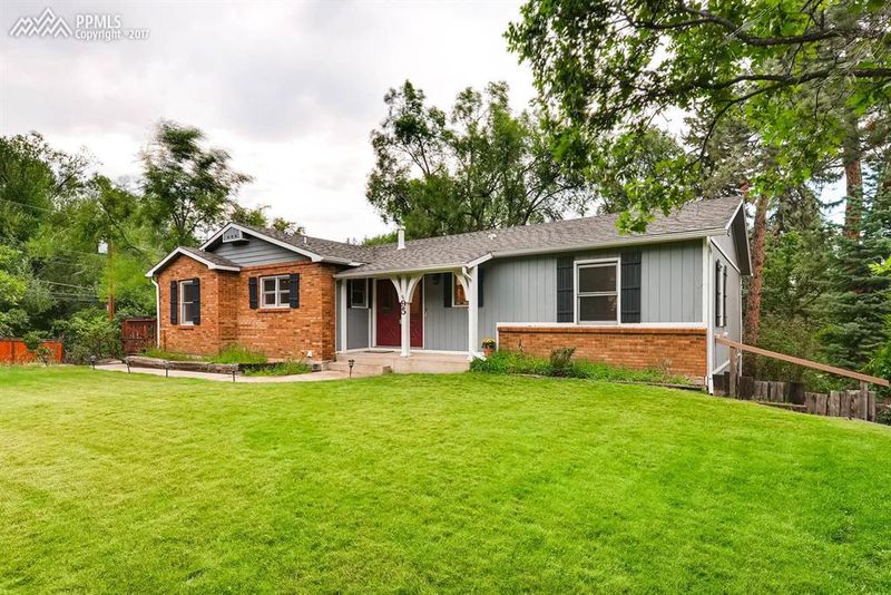 95 Mayhurst Ave, Colorado Springs, CO 80906