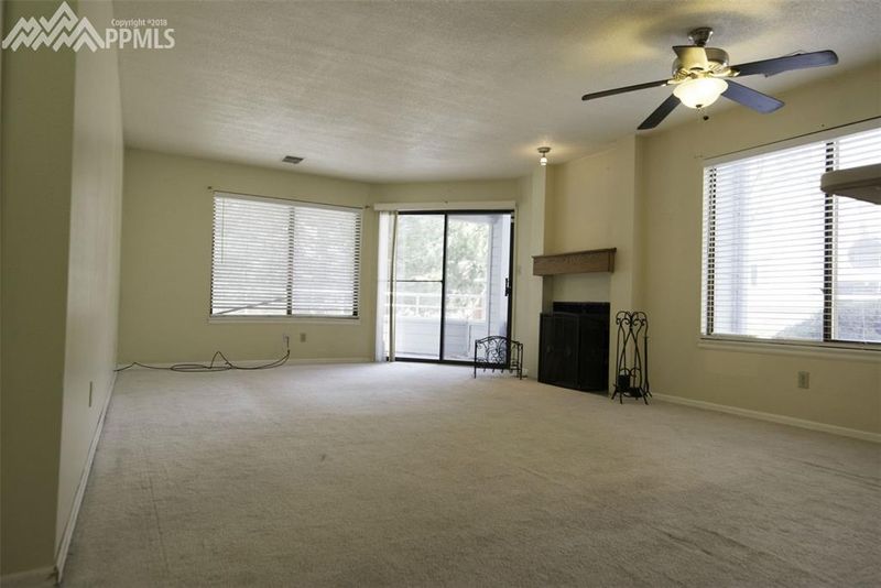 950 Acapulco Ct, Colorado Springs, CO 80910