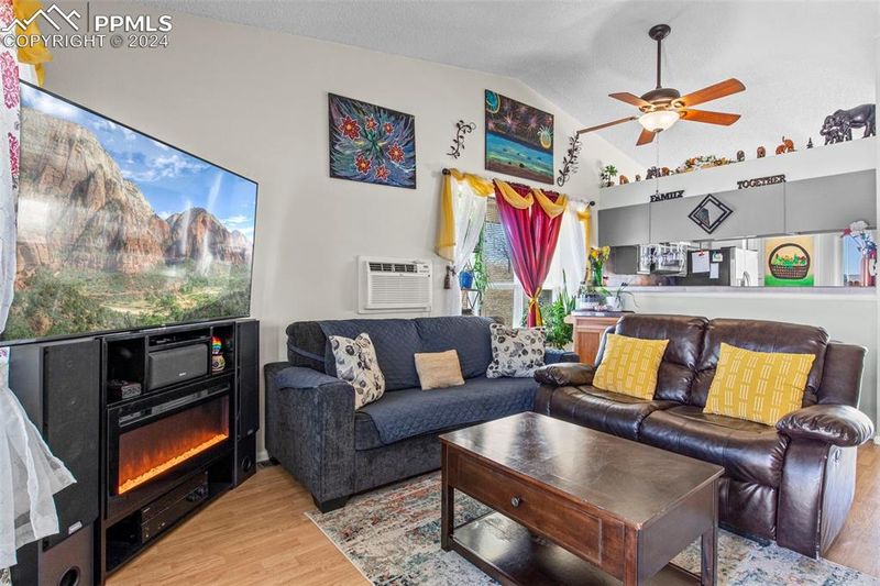 952 Brant Hollow Ct, Colorado Springs, CO 80916