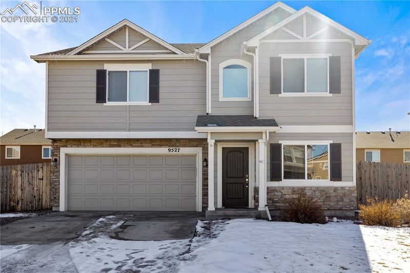 9527 Desert Lily Cir, Colorado Springs, CO 80925