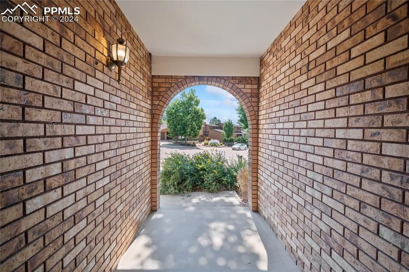 955 Oak Bend Ct, Colorado Springs, CO 80919