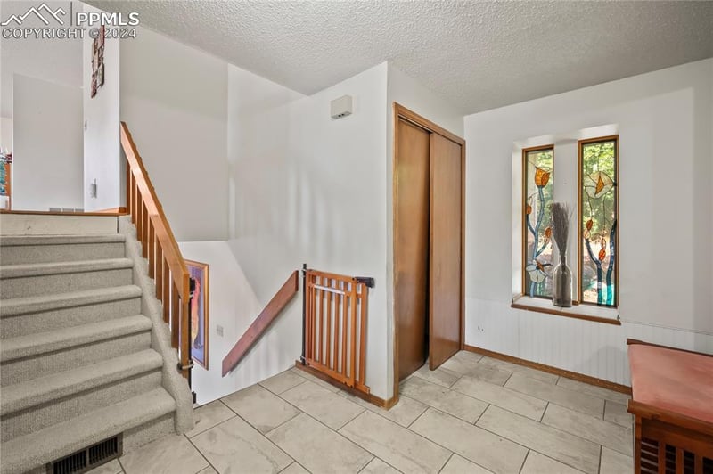 955 Oak Bend Ct, Colorado Springs, CO 80919