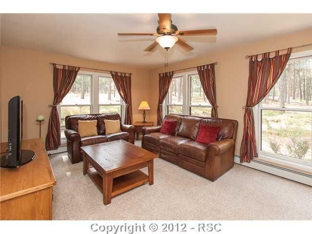 9555 Thoroughbred Ln, Colorado Springs, CO 80908