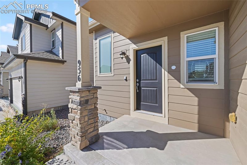 956 Bidwell Dr, Colorado Springs, CO 80915