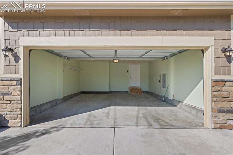 956 Bidwell Dr, Colorado Springs, CO 80915