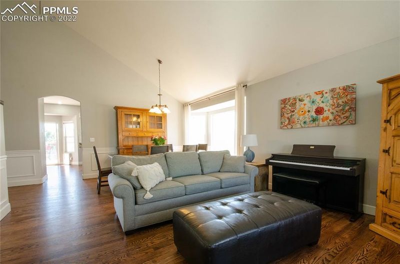 9560 Stoneglen Dr, Colorado Springs, CO 80920