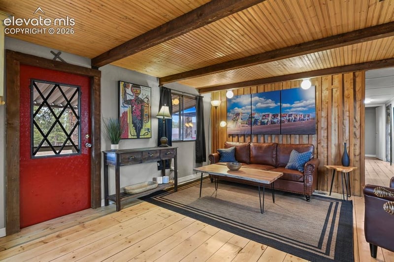 957 Arapahoe Dr, Florissant, CO 80816