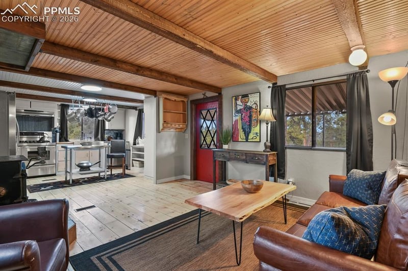 957 Arapahoe Dr, Florissant, CO 80816