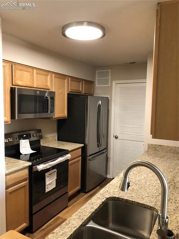 957 Tampico Ct, Colorado Springs, CO 80910
